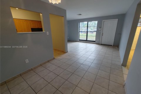 House in North Miami Beach, Florida 2 bedrooms, 74.79 sq.m. № 2051456 - photo 26