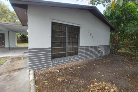 House in North Miami Beach, Florida 2 bedrooms, 74.79 sq.m. № 2051456 - photo 6