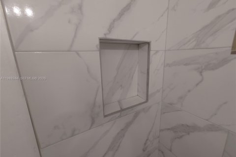 House in North Miami Beach, Florida 2 bedrooms, 74.79 sq.m. № 2051456 - photo 17