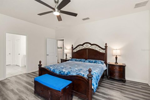 House in Minneola, Florida 5 bedrooms, 298.4 sq.m. № 2111587 - photo 12