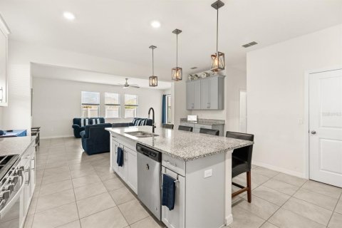 House in Minneola, Florida 5 bedrooms, 298.4 sq.m. № 2111587 - photo 6