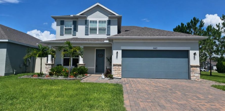 House in Minneola, Florida 5 bedrooms, 298.4 sq.m. № 2111587