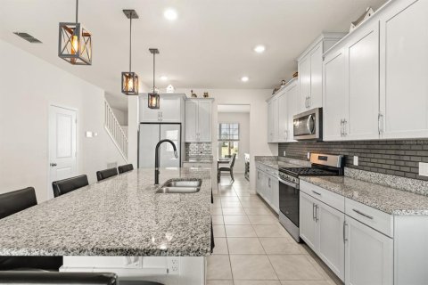 House in Minneola, Florida 5 bedrooms, 298.4 sq.m. № 2111587 - photo 7