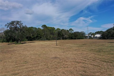 Terreno en venta en Edgewater, Florida № 2109459 - foto 18