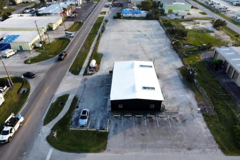 Propiedad comercial en alquiler en Englewood, Florida, 222.97 m2 № 1908331 - foto 1