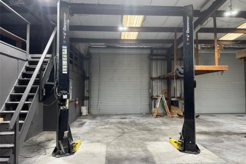 Propiedad comercial en alquiler en Englewood, Florida, 222.97 m2 № 1908331 - foto 6