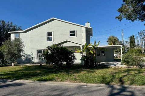 Villa ou maison à louer à Hudson, Floride: 2 chambres, 171.68 m2 № 1521787 - photo 1
