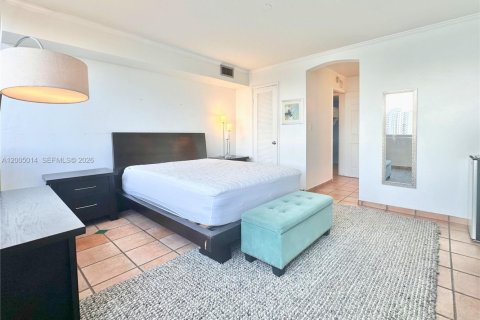 Condo in Miami Beach, Florida, 1 bedroom  № 2069599 - photo 13