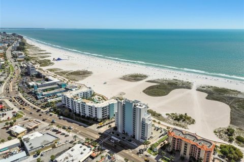 Condominio en venta en Treasure Island, Florida, 2 dormitorios, 117.99 m2 № 1774083 - foto 3