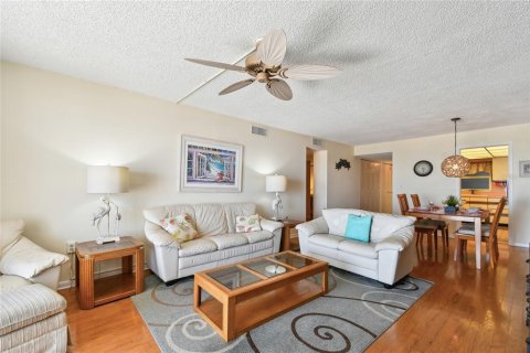 Condominio en venta en Treasure Island, Florida, 2 dormitorios, 117.99 m2 № 1774083 - foto 16