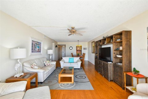 Condominio en venta en Treasure Island, Florida, 2 dormitorios, 117.99 m2 № 1774083 - foto 15