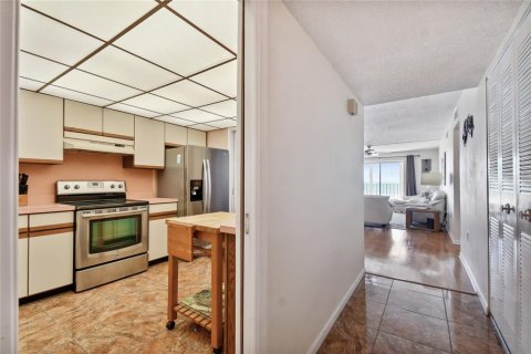 Condominio en venta en Treasure Island, Florida, 2 dormitorios, 117.99 m2 № 1774083 - foto 11
