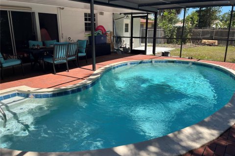 House in Sarasota, Florida 3 bedrooms, 180.23 sq.m. № 1687056 - photo 3