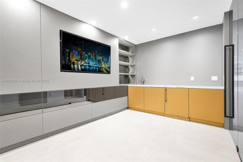 Condo in Hollywood, Florida, 2 bedrooms  № 1938063 - photo 29