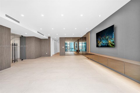 Condo in Hollywood, Florida, 2 bedrooms  № 1938063 - photo 15
