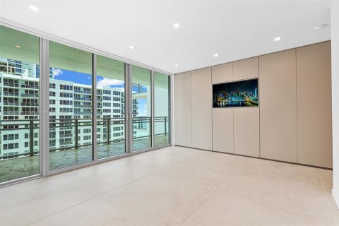 Copropriété à louer à Hollywood, Floride: 2 chambres, 210.61 m2 № 1938063 - photo 25
