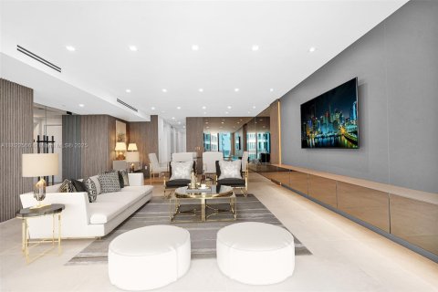 Condo in Hollywood, Florida, 2 bedrooms  № 1938063 - photo 2