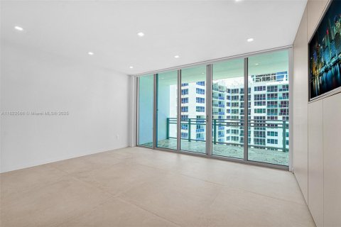 Condo in Hollywood, Florida, 2 bedrooms  № 1938063 - photo 26