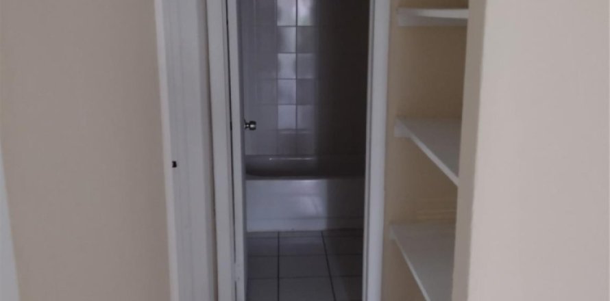 Villa ou maison à Hallandale Beach, Floride 2 chambres, 972.78 m2 № 1103496
