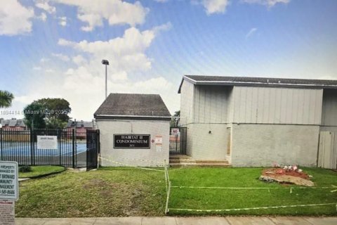 Купить кондоминиум в Лодерхилл, Флорида 2 спальни, 80.64м2, № 2014091 - фото 2