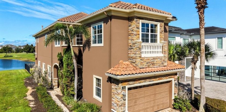 Villa ou maison à Kissimmee, Floride 4 chambres, 341.69 m2 № 2406675