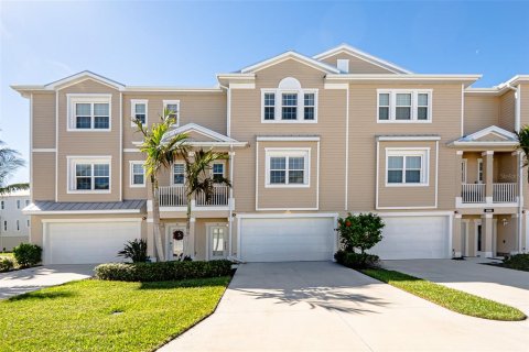 Townhouse in Placida, Florida 3 bedrooms, 224.45 sq.m. № 2200935