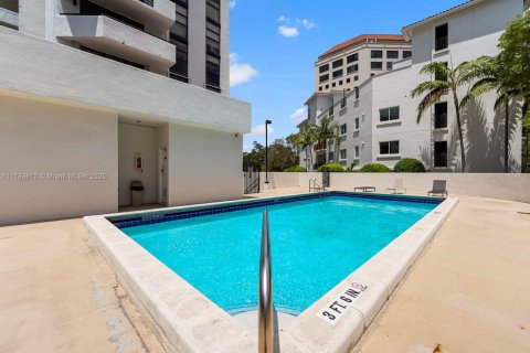 Condo in Coral Gables, Florida, 2 bedrooms  № 1737485 - photo 28