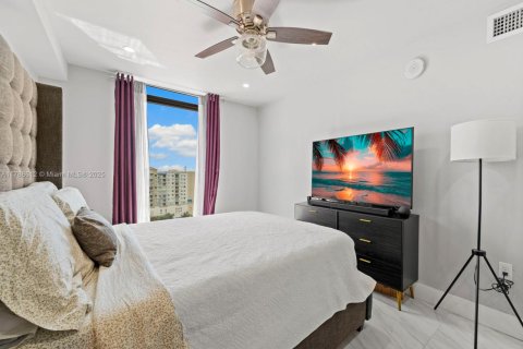Condo in Coral Gables, Florida, 2 bedrooms  № 1737485 - photo 13