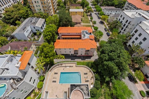 Condo in Coral Gables, Florida, 2 bedrooms  № 1737485 - photo 23