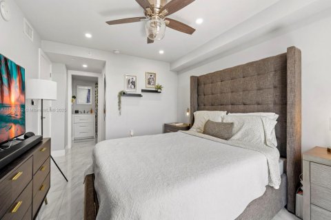 Condo in Coral Gables, Florida, 2 bedrooms  № 1737485 - photo 14
