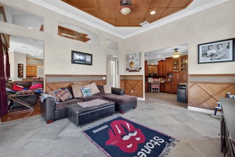 House in Davie, Florida 5 bedrooms, 368.26 sq.m. № 1929602 - photo 30