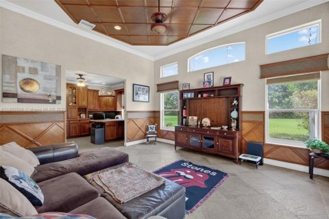 House in Davie, Florida 5 bedrooms, 368.26 sq.m. № 1929602 - photo 29
