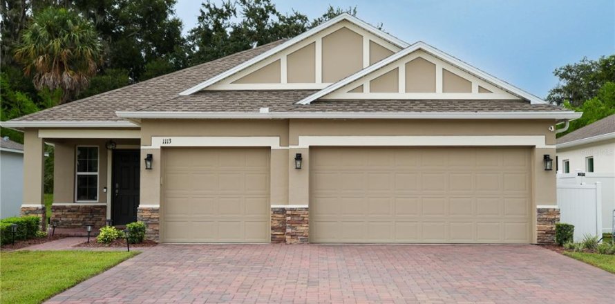 House in Leesburg, Florida 3 bedrooms, 159.14 sq.m. № 2200207