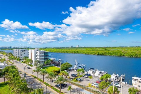 Condo in Hollywood, Florida, 2 bedrooms  № 2035481 - photo 4