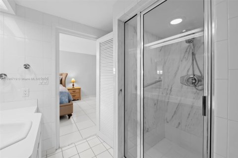 Condo in Hollywood, Florida, 2 bedrooms  № 2035481 - photo 24