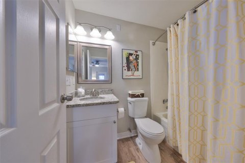 Condominio en venta en Sun City Center, Florida, 1 dormitorio, 76.18 m2 № 1573852 - foto 17