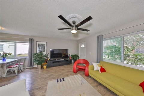 Condominio en venta en Sun City Center, Florida, 1 dormitorio, 76.18 m2 № 1573852 - foto 6