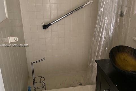 Apartamento en alquiler en Hallandale Beach, Florida, 1 dormitorio № 2057545 - foto 3