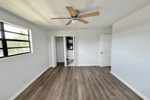 House in West Palm Beach, Florida 4 rooms, 165.18 sq.m. № 2387250 - photo 18