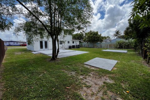 House in West Palm Beach, Florida 4 rooms, 165.18 sq.m. № 2387250 - photo 24