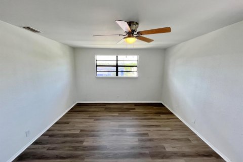 House in West Palm Beach, Florida 4 rooms, 165.18 sq.m. № 2387250 - photo 10
