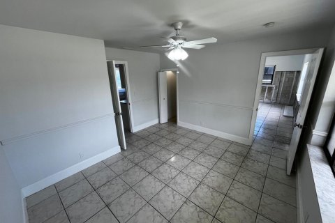 House in West Palm Beach, Florida 4 rooms, 165.18 sq.m. № 2387250 - photo 9