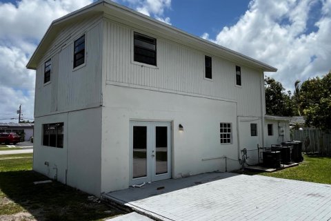 House in West Palm Beach, Florida 4 rooms, 165.18 sq.m. № 2387250 - photo 3