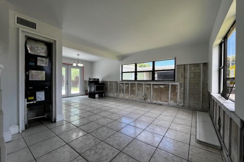 House in West Palm Beach, Florida 4 rooms, 165.18 sq.m. № 2387250 - photo 4