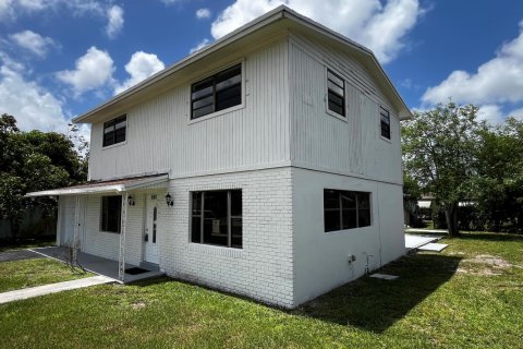 House in West Palm Beach, Florida 4 rooms, 165.18 sq.m. № 2387250 - photo 2
