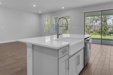 Casa en venta en Winter Garden, Florida, 5 dormitorios, 299.61 m2 № 2385631 - foto 4