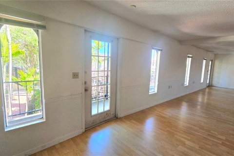 Commercial property in Venice, Florida 120.77 sq.m. № 2214876 - photo 17