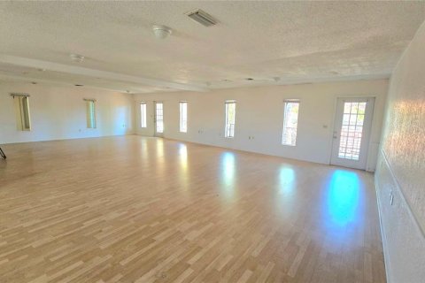 Commercial property in Venice, Florida 120.77 sq.m. № 2214876 - photo 16