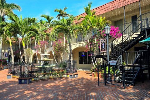 Commercial property in Venice, Florida 120.77 sq.m. № 2214876 - photo 23
