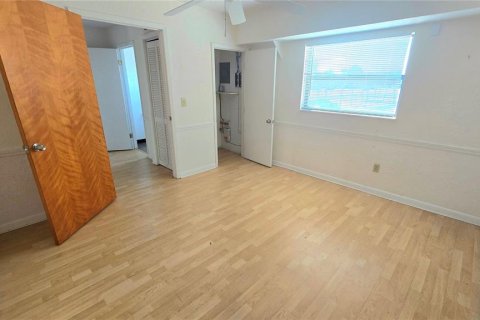Commercial property in Venice, Florida 120.77 sq.m. № 2214876 - photo 14